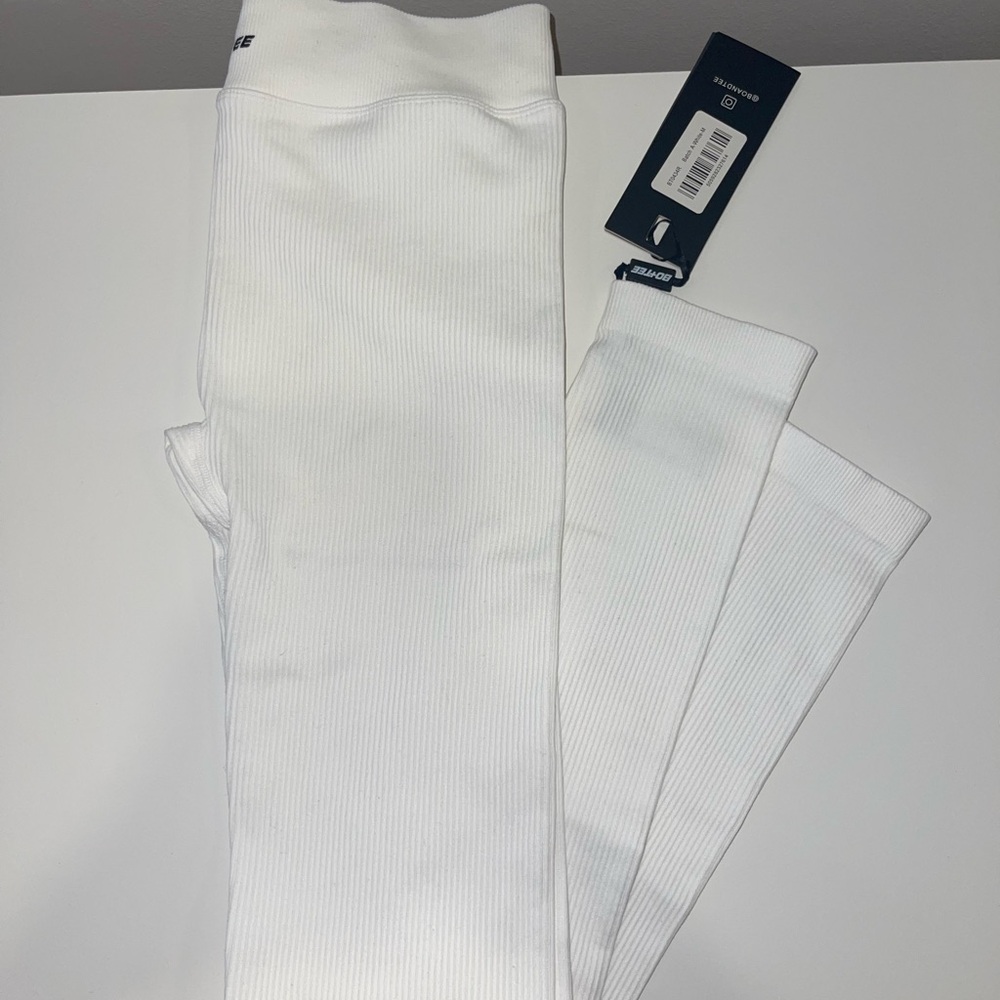 BO+TEE White Ribbed Leggings NWT